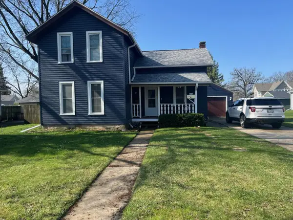 517 E Union STREET, Oconomowoc, WI 53066