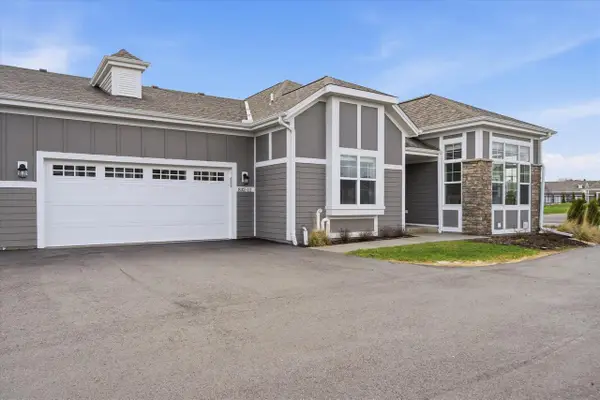 832 N Verona CIRCLE #11, Grafton, WI 53024