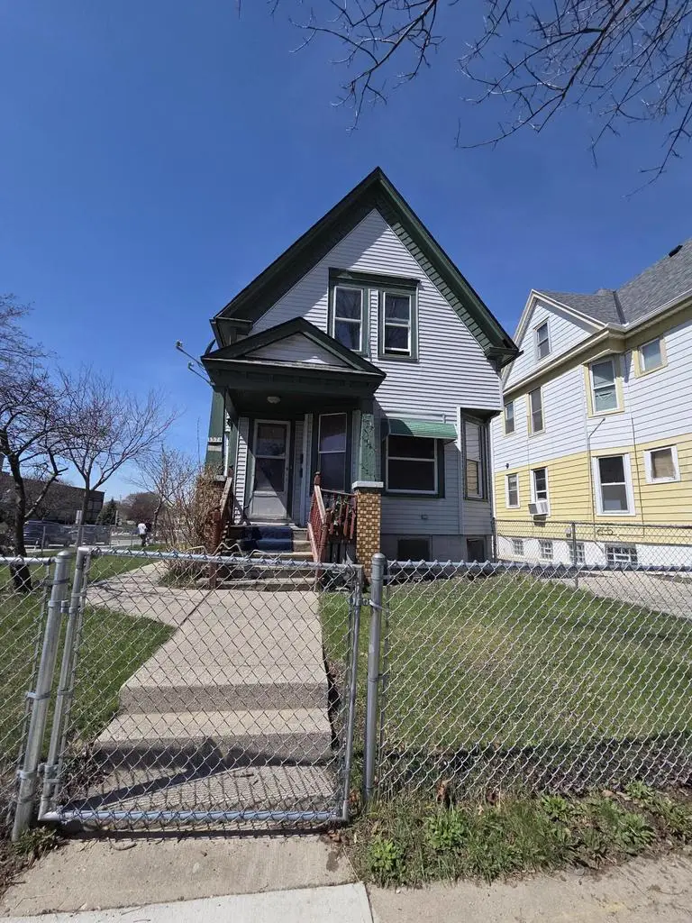 1571 S 14th STREET, Milwaukee, WI 53204 - #2