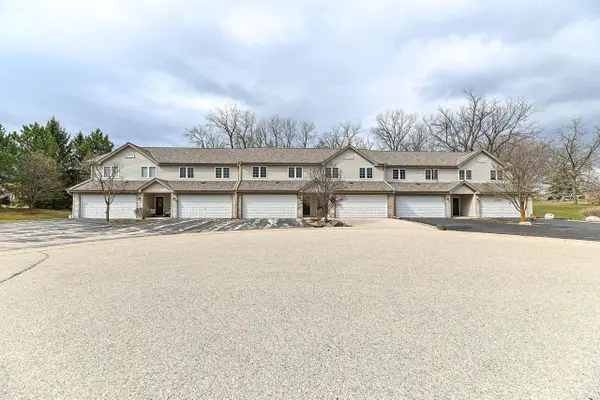 1915 Mallard Pointe CIRCLE #C, Waukesha, WI 53189