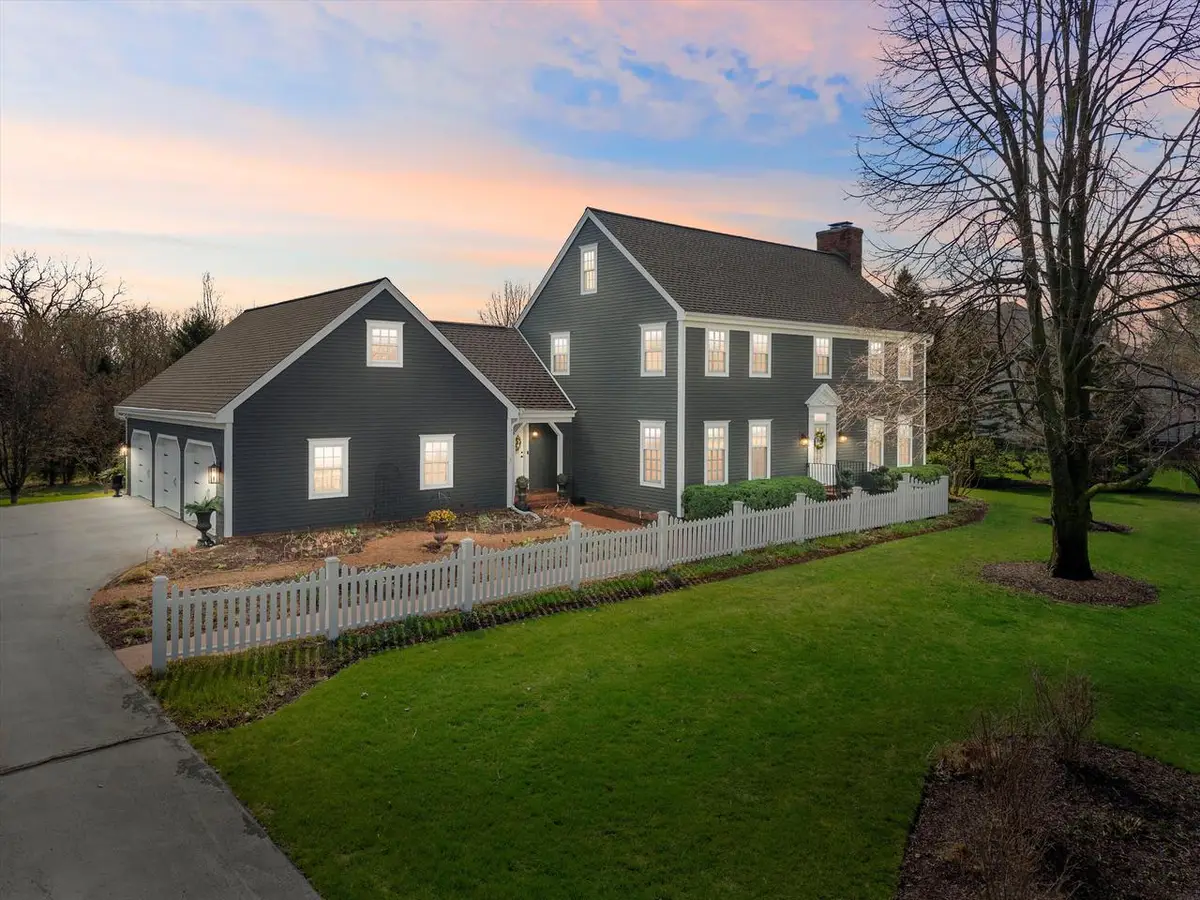 W289N3344 Lost Creek COURT, Pewaukee, WI 53072 - #1