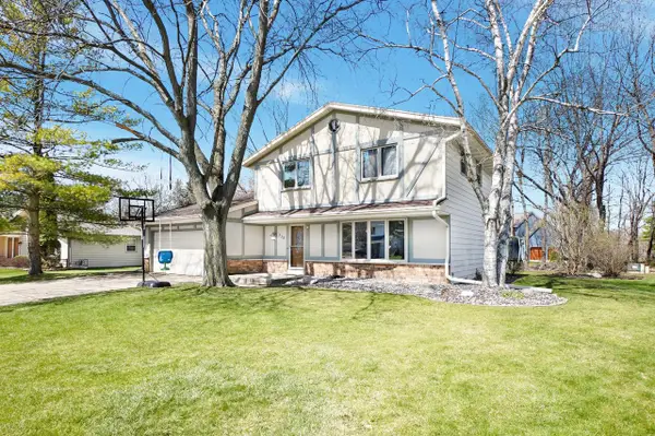 738 Buckingham WAY, Hartland, WI 53029