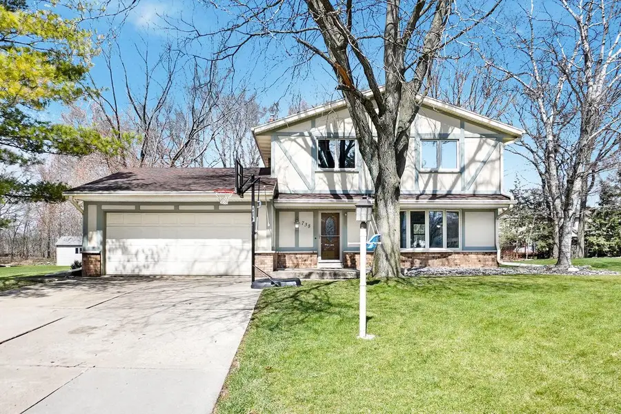 738 Buckingham WAY, Hartland, WI 53029 - #2