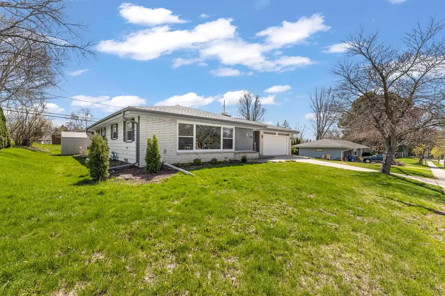 1621 Pine STREET, Grafton, WI 53024 - #2