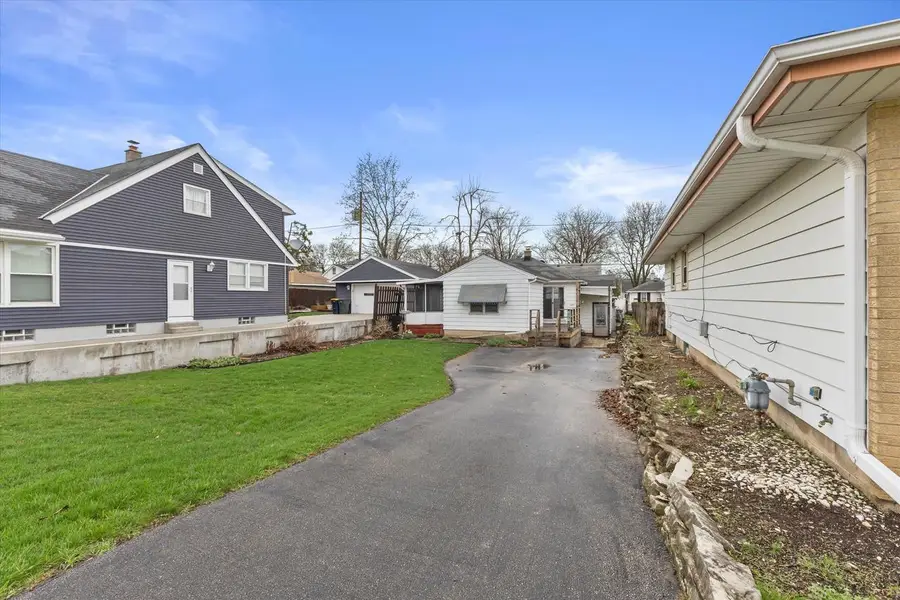 830 S 92nd STREET, Milwaukee, WI 53214 - #2