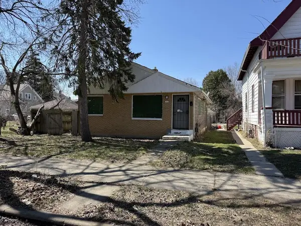 3723 N 17th STREET, Milwaukee, WI 53206