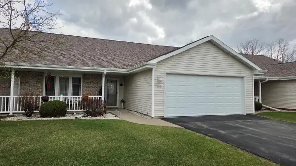 104 Queens WAY, Fond Du Lac, WI 54935