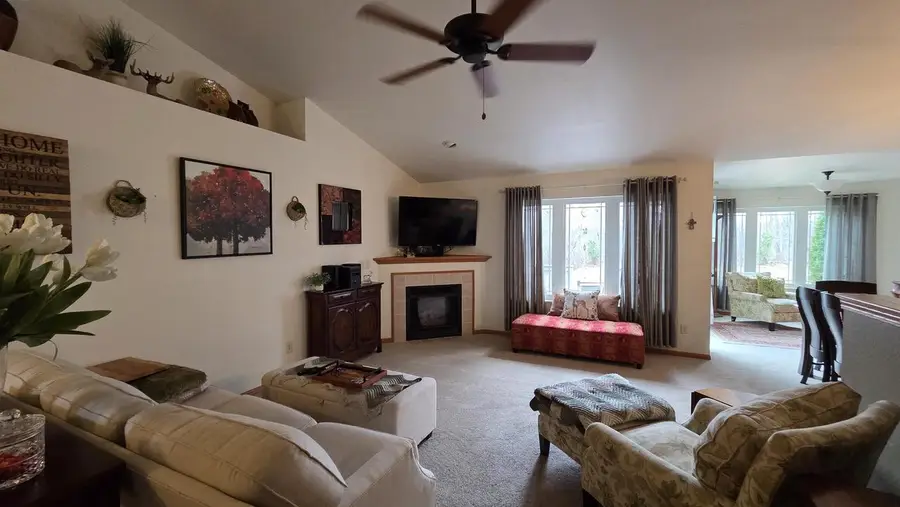 104 Queens WAY, Fond Du Lac, WI 54935 - #2