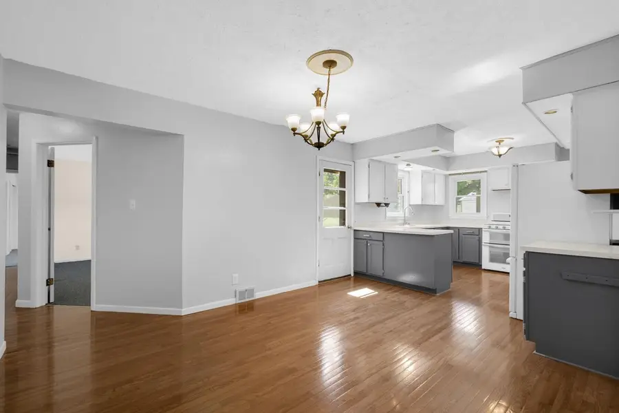 N69W21023 Pleasant STREET, Menomonee Falls, WI 53051 - #2