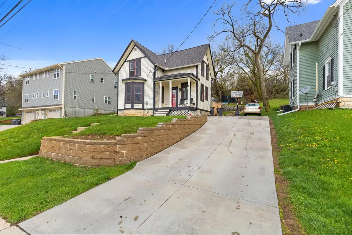 1232 E North STREET, Waukesha, WI 53188 - #1