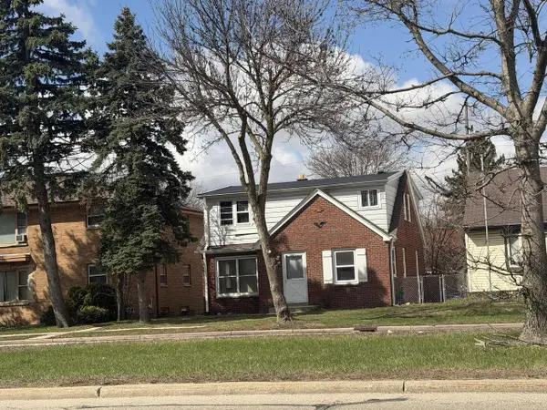 5831 N 76th STREET, Milwaukee, WI 53218