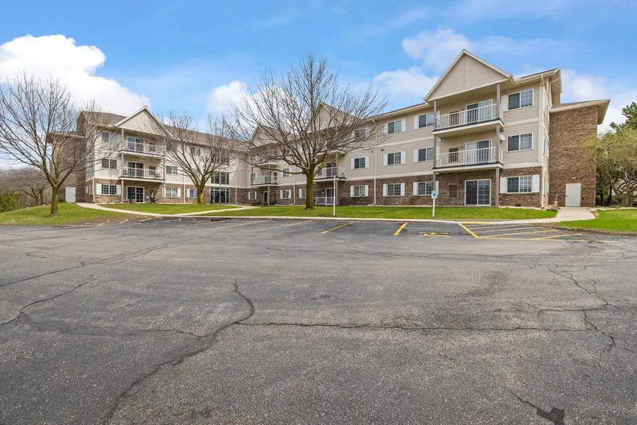 140 W Commerce BOULEVARD #108, Slinger, WI 53086 - #2