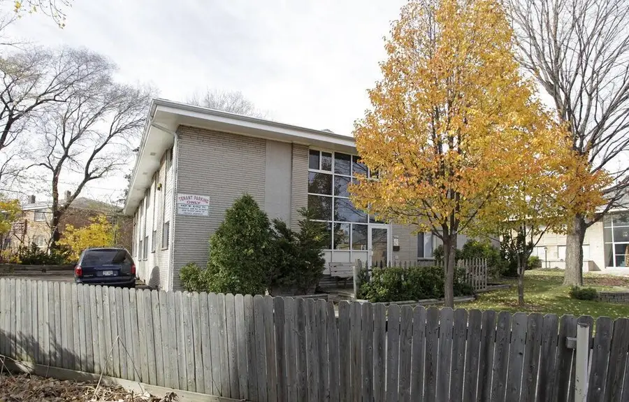 4421 W Arthur COURT, Milwaukee, WI 53219 - #2