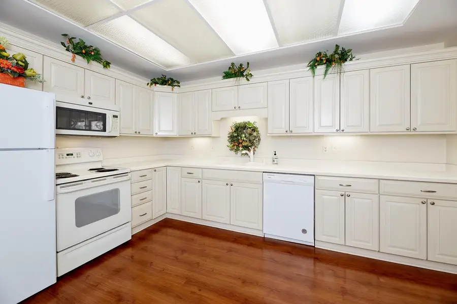 13335 Watertown Plank ROAD #303, Elm Grove, WI 53122 - #2