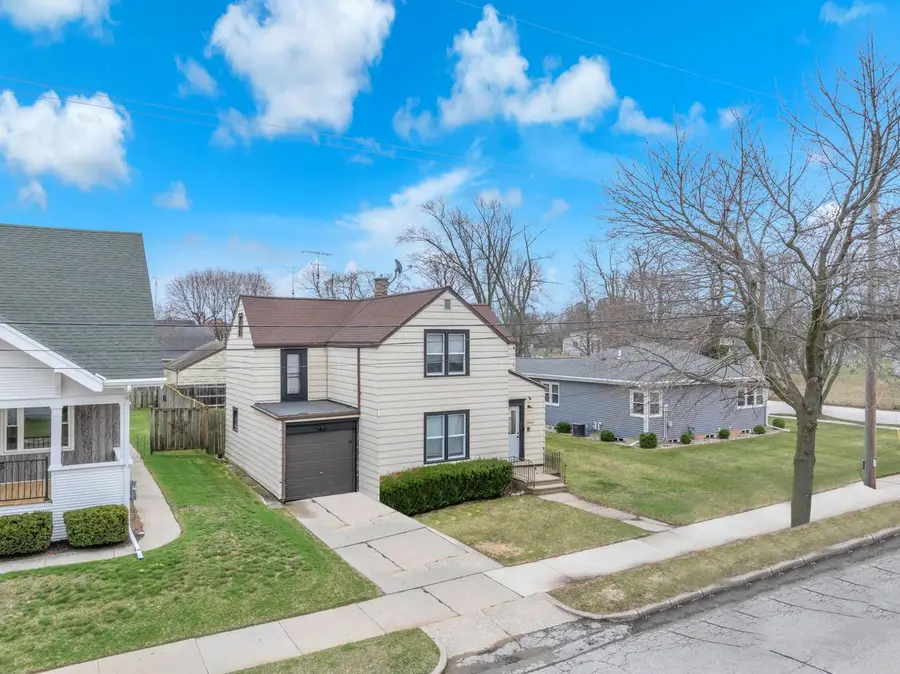 2605 School STREET, Two Rivers, WI 54241 - #2