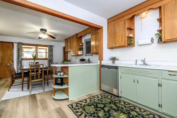 2615 Denton AVENUE, Saint Francis, WI 53235
