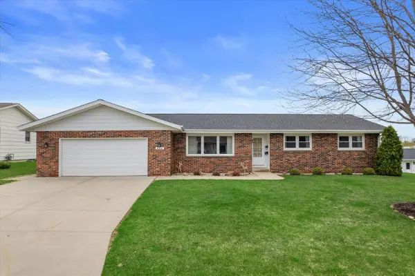 864 Mayer LANE, Mayville, WI 53050