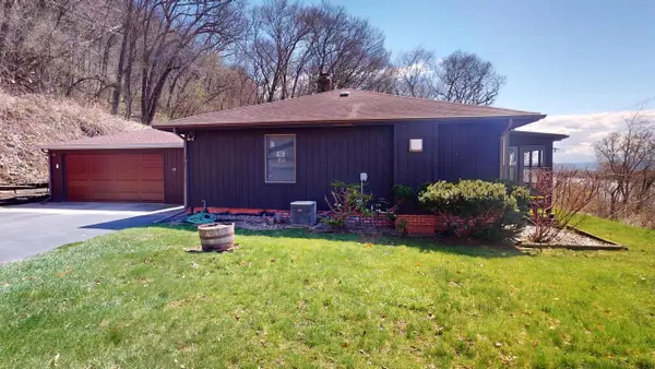 W670 State Road 35, Fountain City, WI 54629