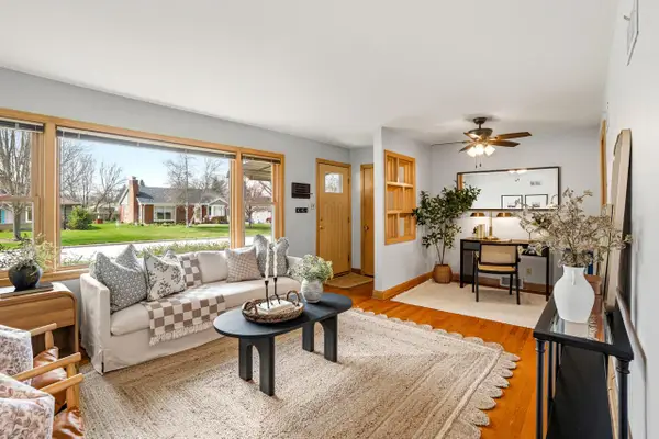 3230 N 106th STREET, Wauwatosa, WI 53222