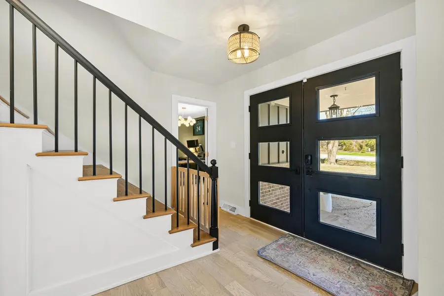 1101 W County Line ROAD, Bayside, WI 53217 - #2