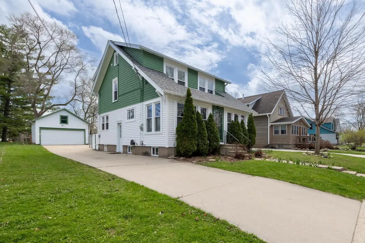 415 S Concord ROAD, Oconomowoc, WI 53066 - #1