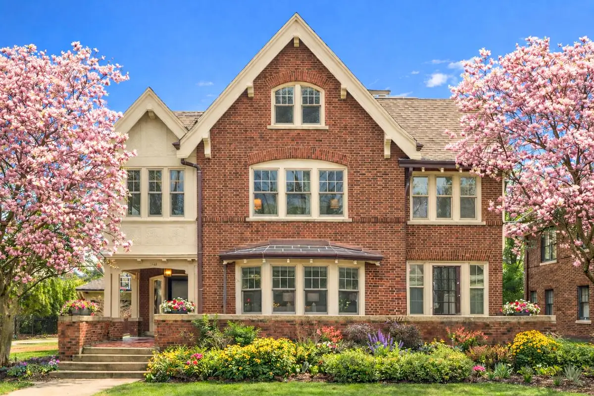 3048 N Shepard AVENUE, Milwaukee, WI 53211 - #1