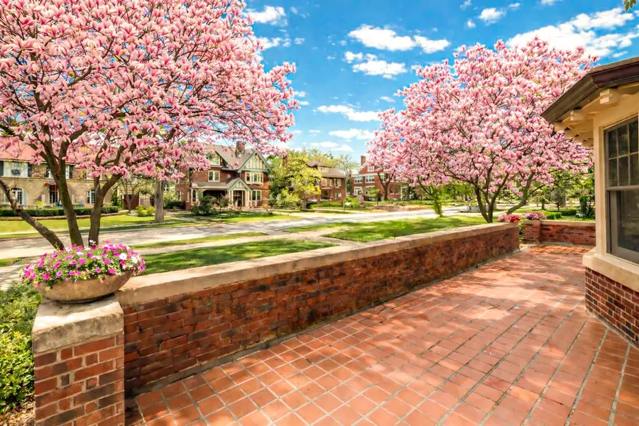 3048 N Shepard AVENUE, Milwaukee, WI 53211 - #2