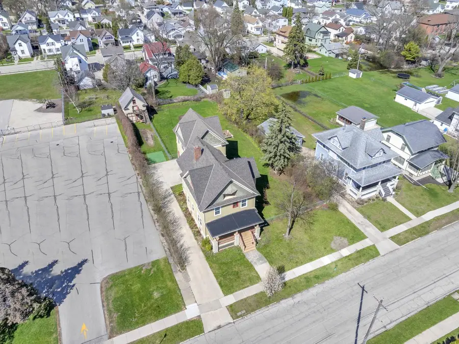 143 E MERRILL AVENUE, Fond Du Lac, WI 54935 - #3