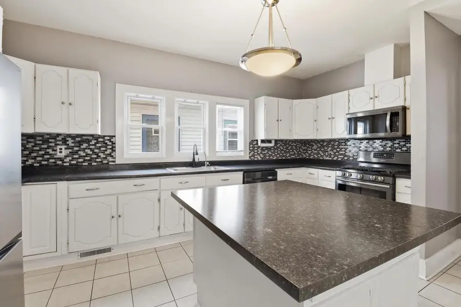 1414 W Euclid AVENUE, Milwaukee, WI 53215 - #2