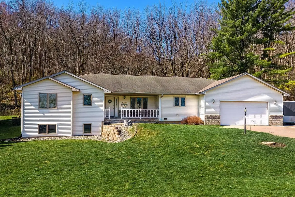 W5115 County Rd B, La Crosse, WI 54601 - #1