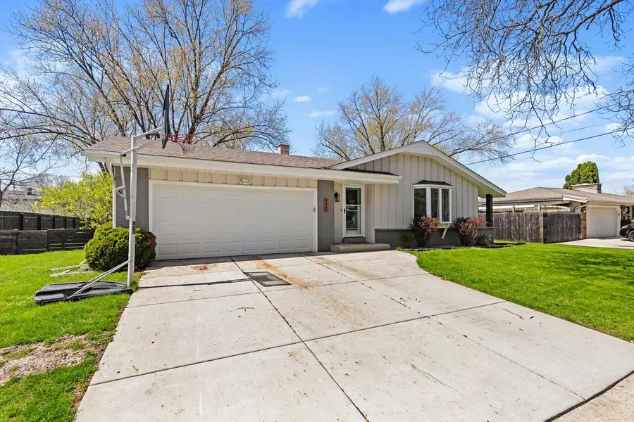 1448 Cottonwood DRIVE, Waukesha, WI 53189 - #2