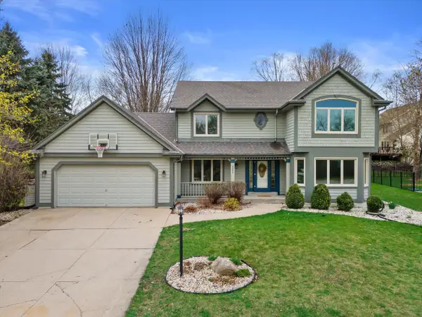 3304 River Valley ROAD, Waukesha, WI 53189