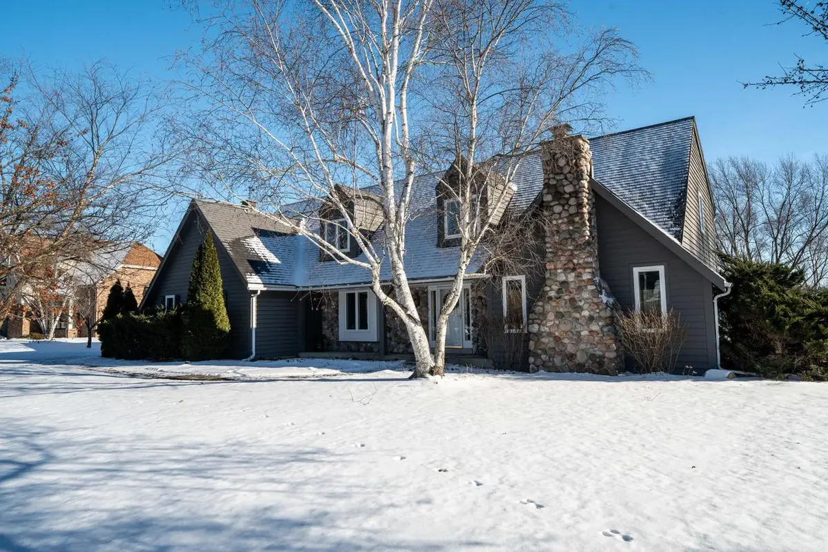 6331 Parkview ROAD, Greendale, WI 53129 - #1