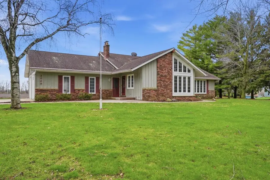 2009 Deerfield DRIVE, Saukville, WI 53080 - #2