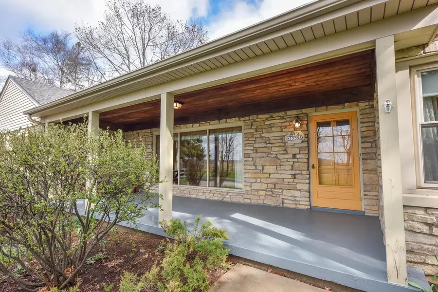 N93W15358 Hillside LANE, Menomonee Falls, WI 53051 - #2