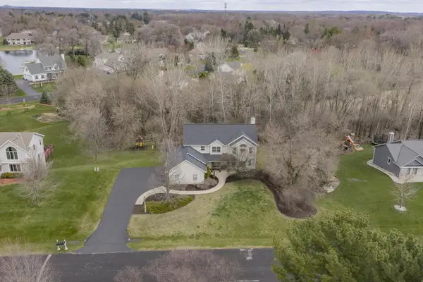 412 E Red Pine CIRCLE, Dousman, WI 53118