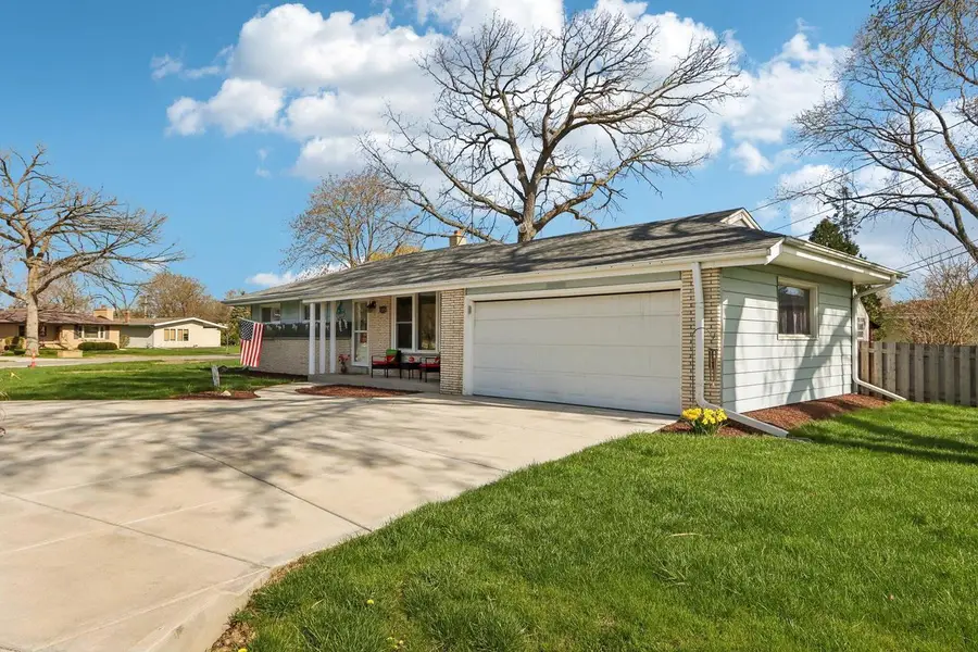 11424 W Copeland AVENUE, Hales Corners, WI 53130 - #2