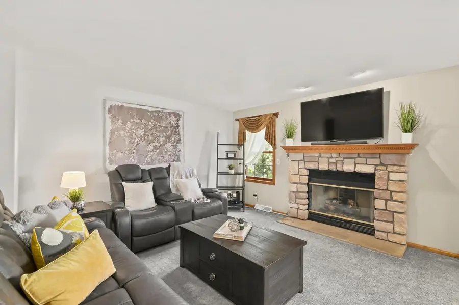 1570 Iroquois AVENUE, Grafton, WI 53024 - #2