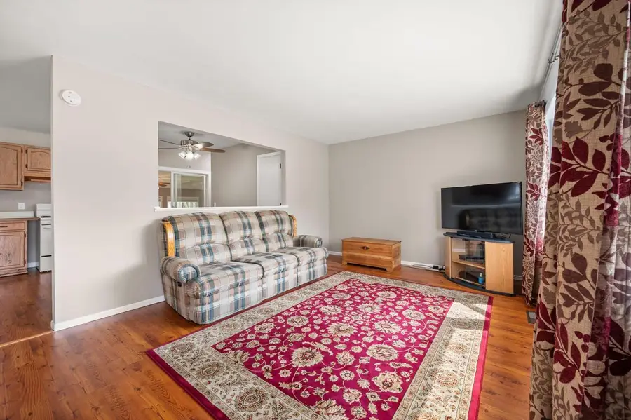 905 Lakeview DRIVE, Silver Lake, WI 53170 - #3