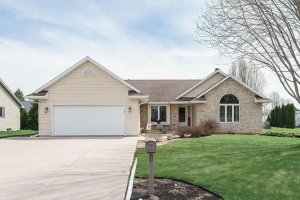 705 Woodbridge TRAIL, Watertown, WI 53094