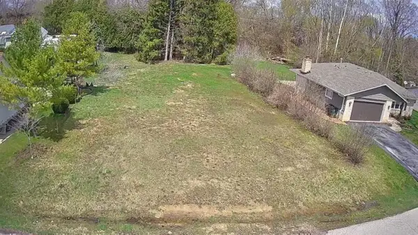 1200 W GLEN RIVER ROAD, Glendale, WI 53217