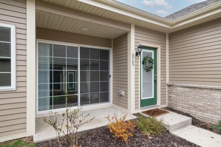 2703 Pond DRIVE, Saint Francis, WI 53235 - #2