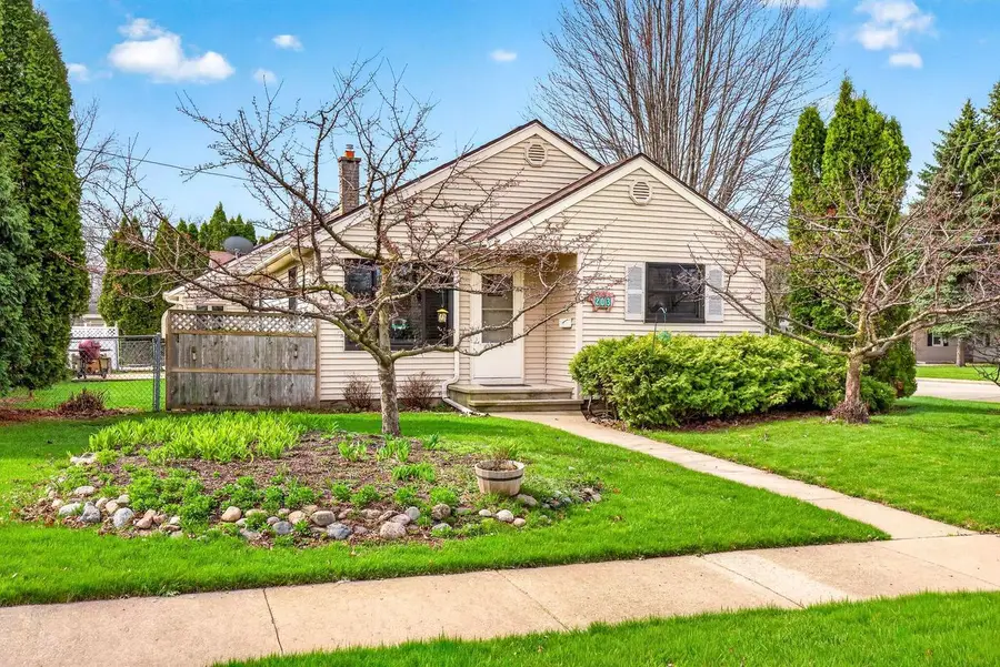 203 E Peckham STREET, Neenah, WI 54956 - #2