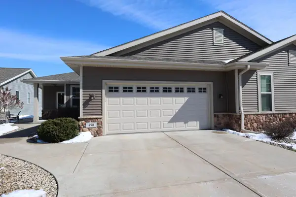 890 Whispering Pines CIRCLE, Lake Mills, WI 53551