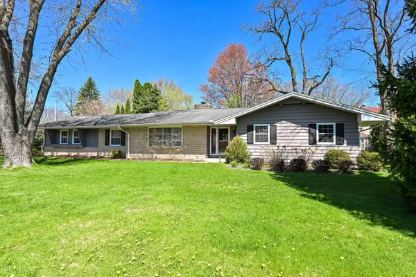 18830 Brookdale DRIVE, Brookfield, WI 53045