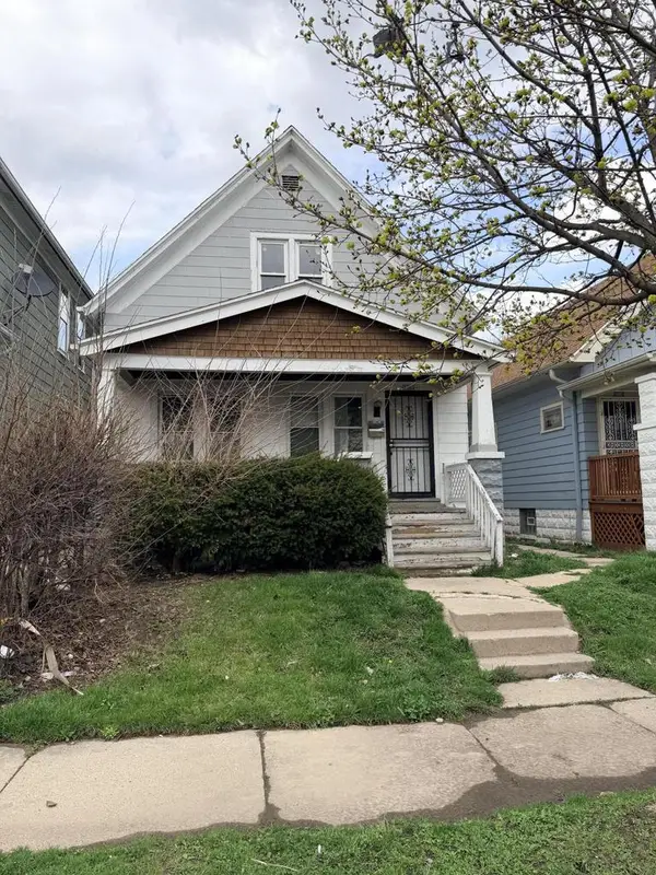 1304 W Ring STREET, Milwaukee, WI 53206