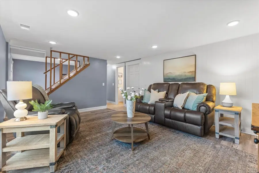 S74W24610 Windsor COURT, Waukesha, WI 53189 - #2