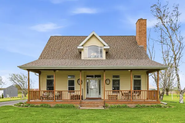 W8990 Sharratt ROAD, Van Dyne, WI 54979