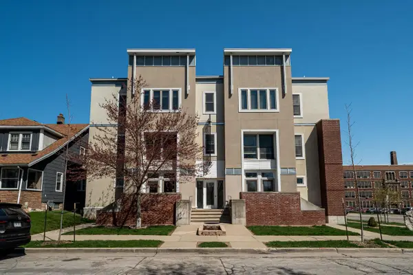 2904 N Cambridge AVENUE #102, Milwaukee, WI 53211