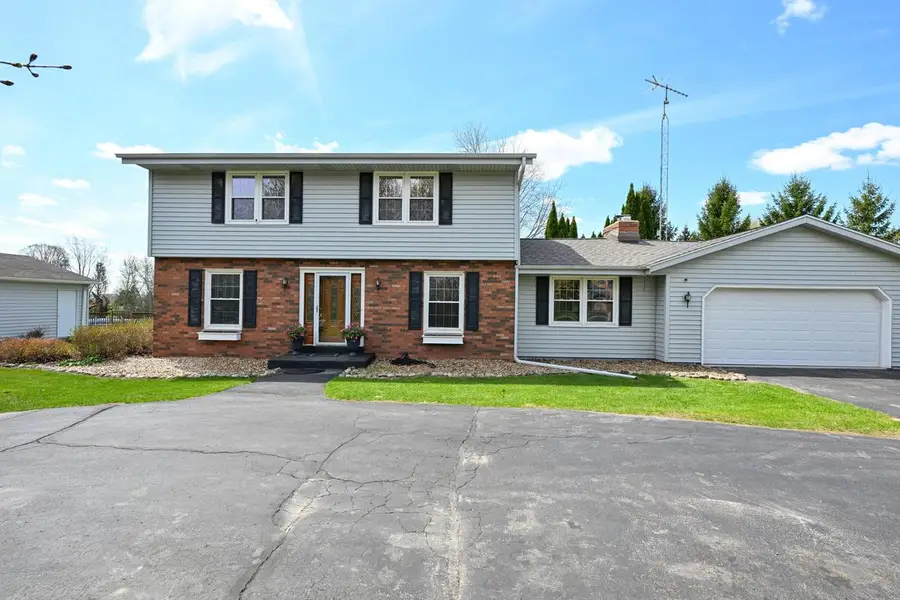 2805 Farview DRIVE, Richfield, WI 53076 - #2